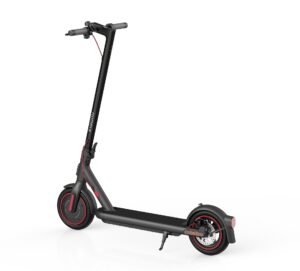 Monopattini: Xiaomi Electric Scooter 4 Pro disponibile in Italia