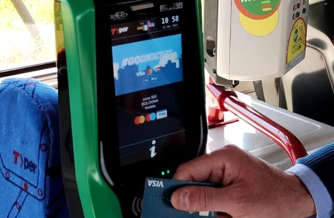 Bologna: Il biglietto del bus è sempre più digitale