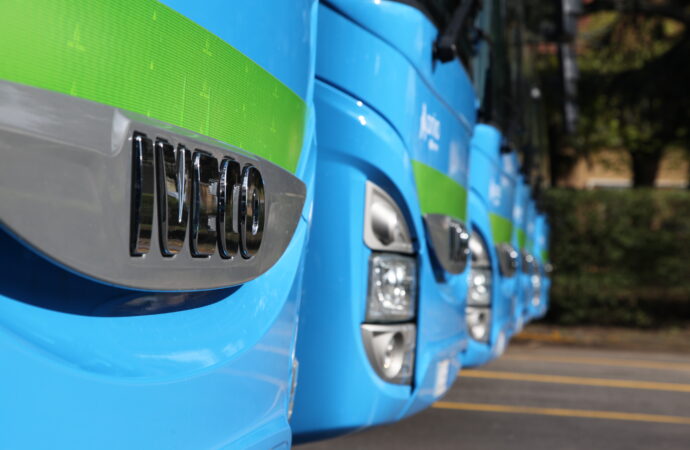 Brescia: Arriva Italia, presentati 20 nuovi autobus Iveco alimentati a gas naturale compresso