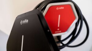 Silla Industries partner di ParkinGo per le colonnine di ricarica