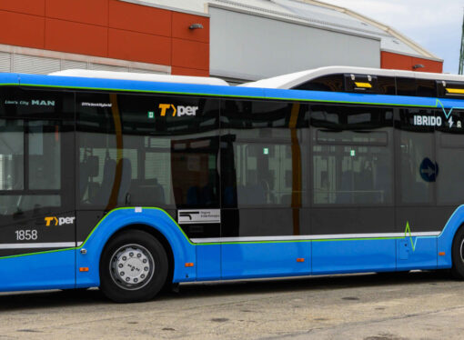 Bologna: Tper, presentati 22 bus ibridi a metano per le extraurbane