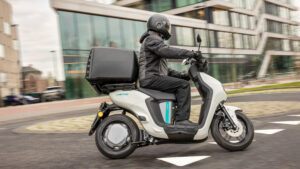 Yamaha, in arrivo il nuovo scooter elettrico pensato per le consegne