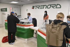 Lombardia: Trenord, la Regione aumenta l’indennizzo ai viaggiatori per i ritardi