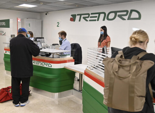 Lombardia: Trenord, la Regione aumenta l’indennizzo ai viaggiatori per i ritardi