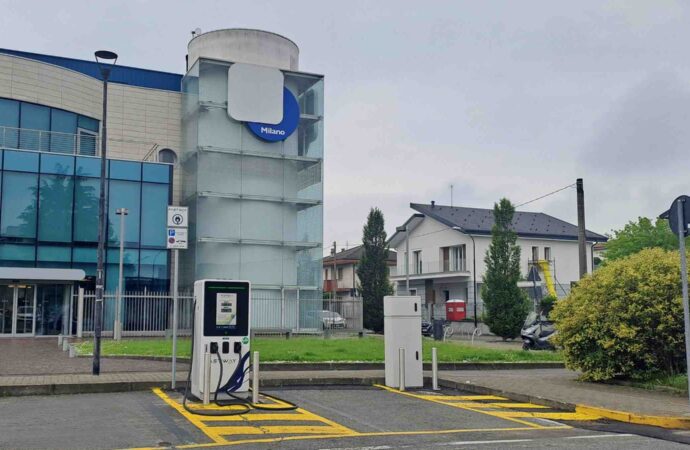 FastWay inaugura due nuove colonnine di ricarica ultra rapide a Carugate