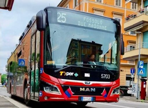 Bologna in Champions League: in città anche i bus Tper si vestono di rossoblù