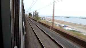 Ricerca YouGov: il treno corre online, sette viaggiatori italiani su dieci acquistano i biglietti del treno su canali digitali