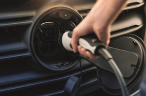 DKV Mobility espande la rete di ricarica EV nel Regno Unito