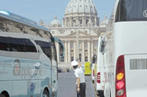 Roma: Anav Lazio, limitare l’applicazione dell’aumento tariffe accesso dei bus turistici a Roma