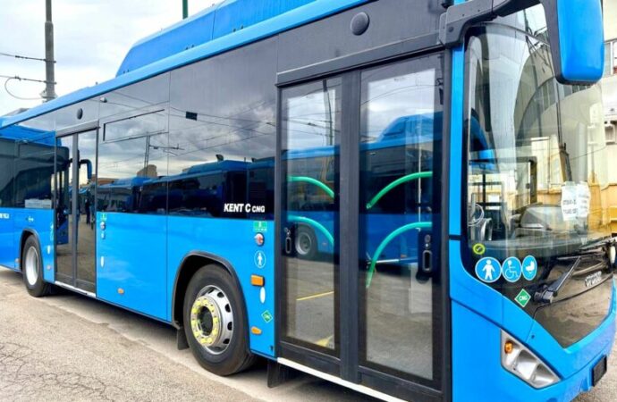 Andria:  debutto dei nuovi autobus suburbani a metano