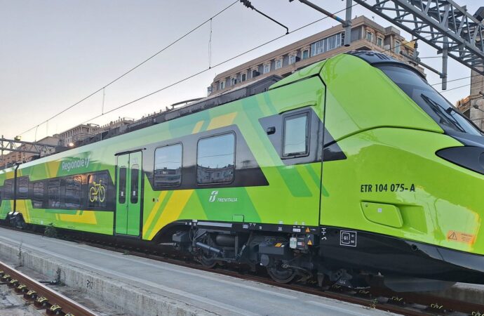 Liguria: nuova livrea per i convogli dei pendolari