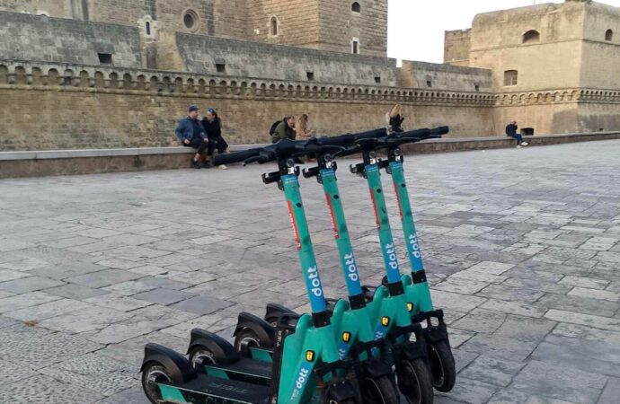 Bari: i monopattini Tier diventano Dott