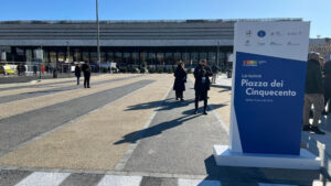 Roma: Inaugurata la nuova piazza dei Cinquecento. Attivi i capolinea delle linee.