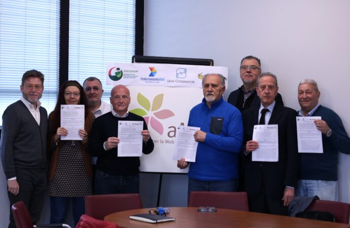 Modena: aMo, siglato il protocollo che coinvolge le Associazioni di consumatori nel percorso verso la gara per il tpl