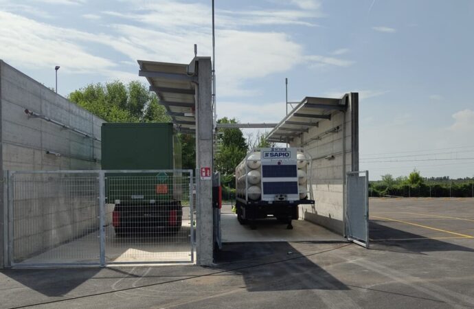 Ferrara: arrivato il primo carico di idrogeno per rifornire i 12 autobus ibridi