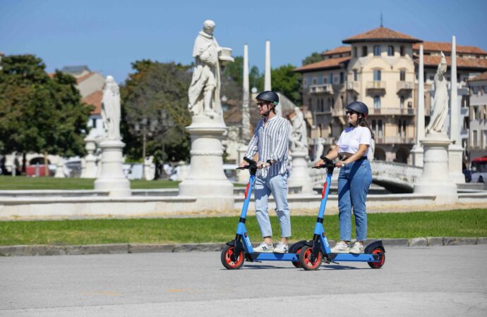 Padova: prorogati i viaggi gratuiti sui monopattini Dott per gli abbonati al Trasporto Pubblico