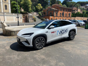 Maxi Mobility raccoglie 1,2 Milioni di Euro per accelerare la transizione elettrica di taxi e flotte urbane.