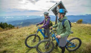 Turismo sostenibile: così bike sharing ed AI rilanciano strutture e territori