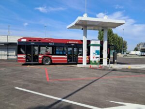 Ferrara: realizzato l’impianto di rifornimento. I bus a idrogeno saranno presto in servizio