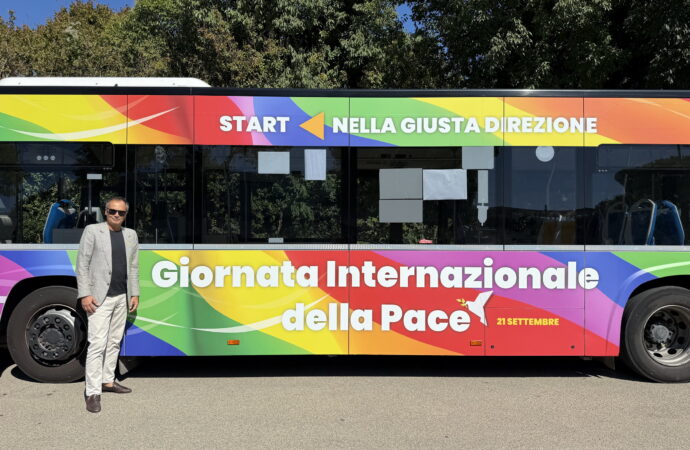 Rimini: Start Romagna porta in strada il “Bus della Pace”
