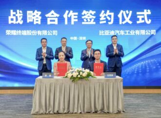HONOR e BYD instaurano una partnership strategica per promuovere la mobilità intelligente basata sull’intelligenza artificiale