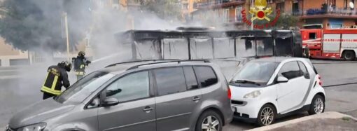 Roma: ATAC, fiamme da un monopattino elettrico a bordo provocano incendio bus linea 557