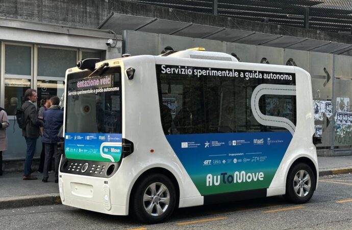 Torino: la navetta a guida autonoma AuToMove apre le prenotazioni ai cittadini