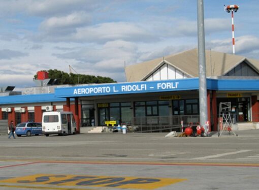Aeroporto Forlì: accordo Start Romagna-Trenitalia, in arrivo il biglietto unico treno più bus