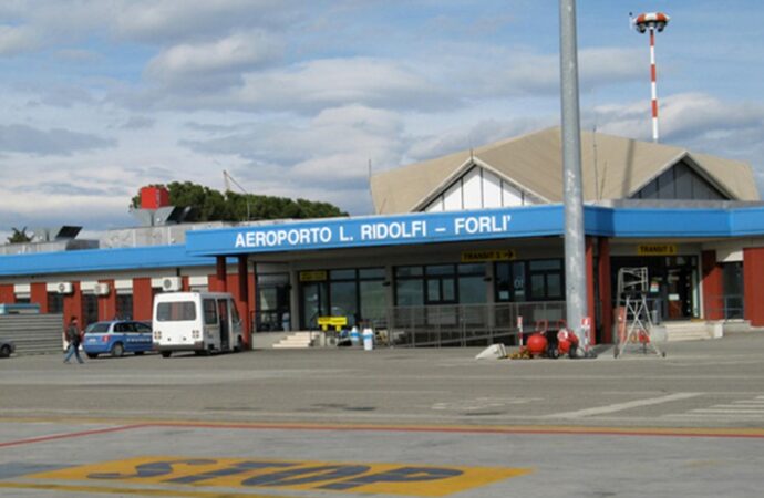 Aeroporto Forlì: accordo Start Romagna-Trenitalia, in arrivo il biglietto unico treno più bus