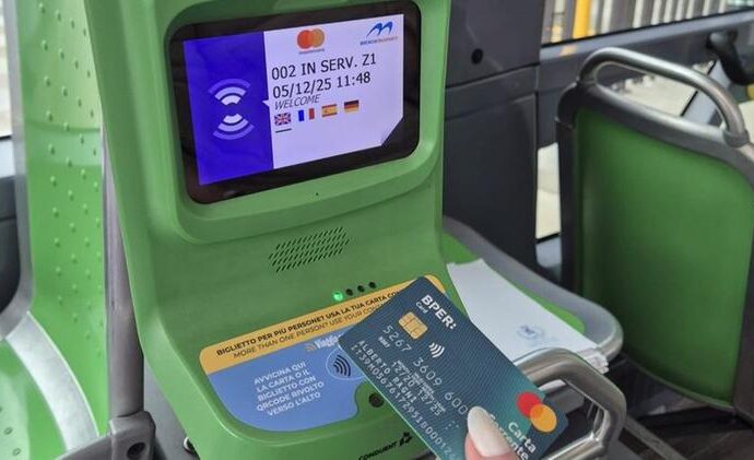 Brescia: al via il pagamento unico contactless per viaggiare sui mezzi urbani ed extraurbani