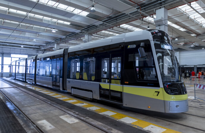 Bergamo: presentato il primo tram della nuova linea T2 Bergamo – Villa d’Almè