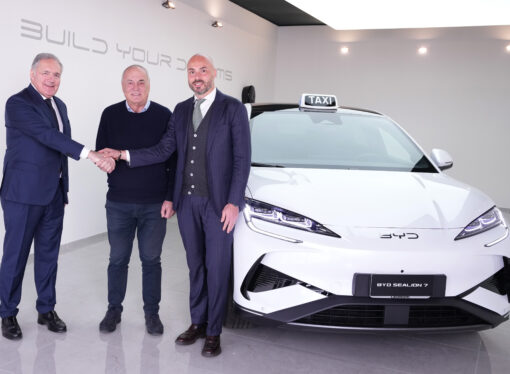 Siglata la partnership tra BYD e itTaxi: l’app dei taxi entra nell’infotainment di bordo